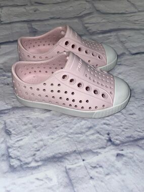 Native Shoes Jefferson  Slip On Perforated Shoes - Light Pink & White. Size 5